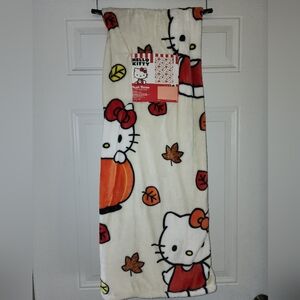 NWT HELLO KITTY/ SANIRO FALL SOFT THROW 🍁🍂🎃🍂🍁🎃